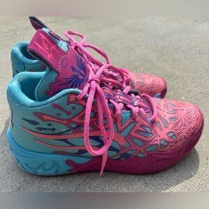 PUMA x LAMELO BALL MB.04 Iridescent size 3
